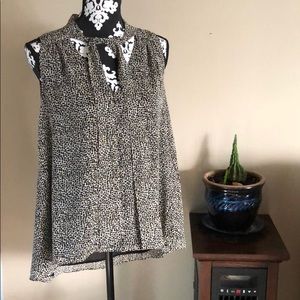 AVERLY Sleeveless Blouse